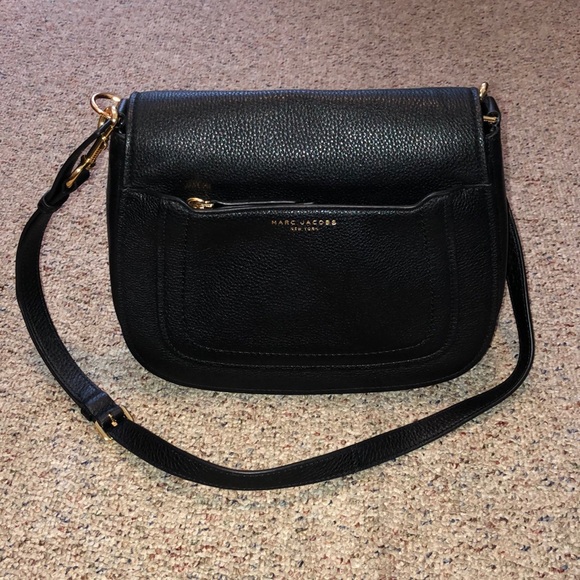 Marc Jacobs Handbags - Marc Jacobs Empire City Messenger Leather Bag